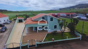 Moradia T5 - Fontinhas, Praia da Vit�ria, Ilha Terceira - Miniatura: 26/26