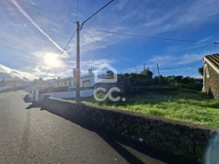 Ruina T0 - Biscoitos, Praia da Vit�ria, Ilha Terceira - Miniatura: 1/14