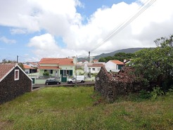 Ruina T0 - Biscoitos, Praia da Vit�ria, Ilha Terceira - Miniatura: 5/14