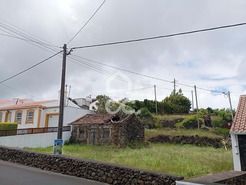 Ruina T0 - Biscoitos, Praia da Vit�ria, Ilha Terceira - Miniatura: 13/14