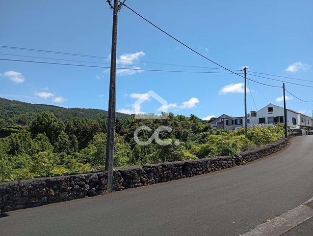 Terreno R�stico T0 - Biscoitos, Praia da Vit�ria, Ilha Terceira - Imagem grande