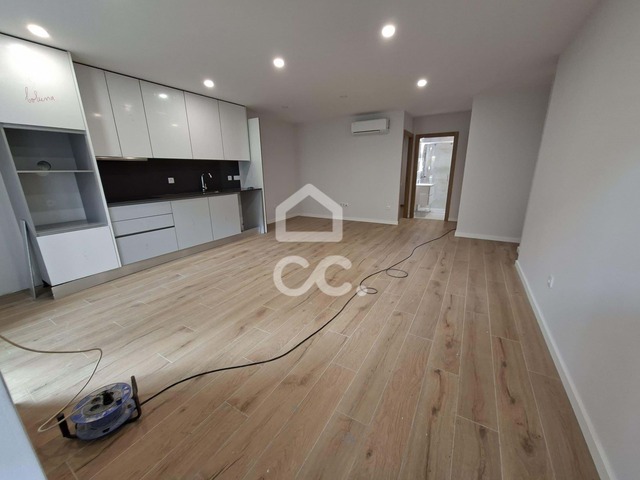 Apartamento T2 - Cavern�es, Viseu, Viseu - Imagem grande