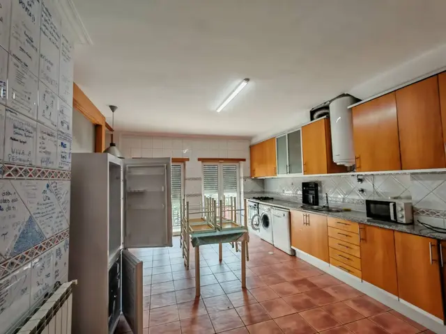 Quarto T4 - Covilh�, Covilh�, Castelo Branco - Imagem grande