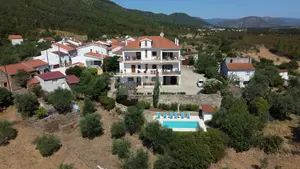 Moradia > T6 - Vila Velha de R�d�o, Vila Velha de R�d�o, Castelo Branco