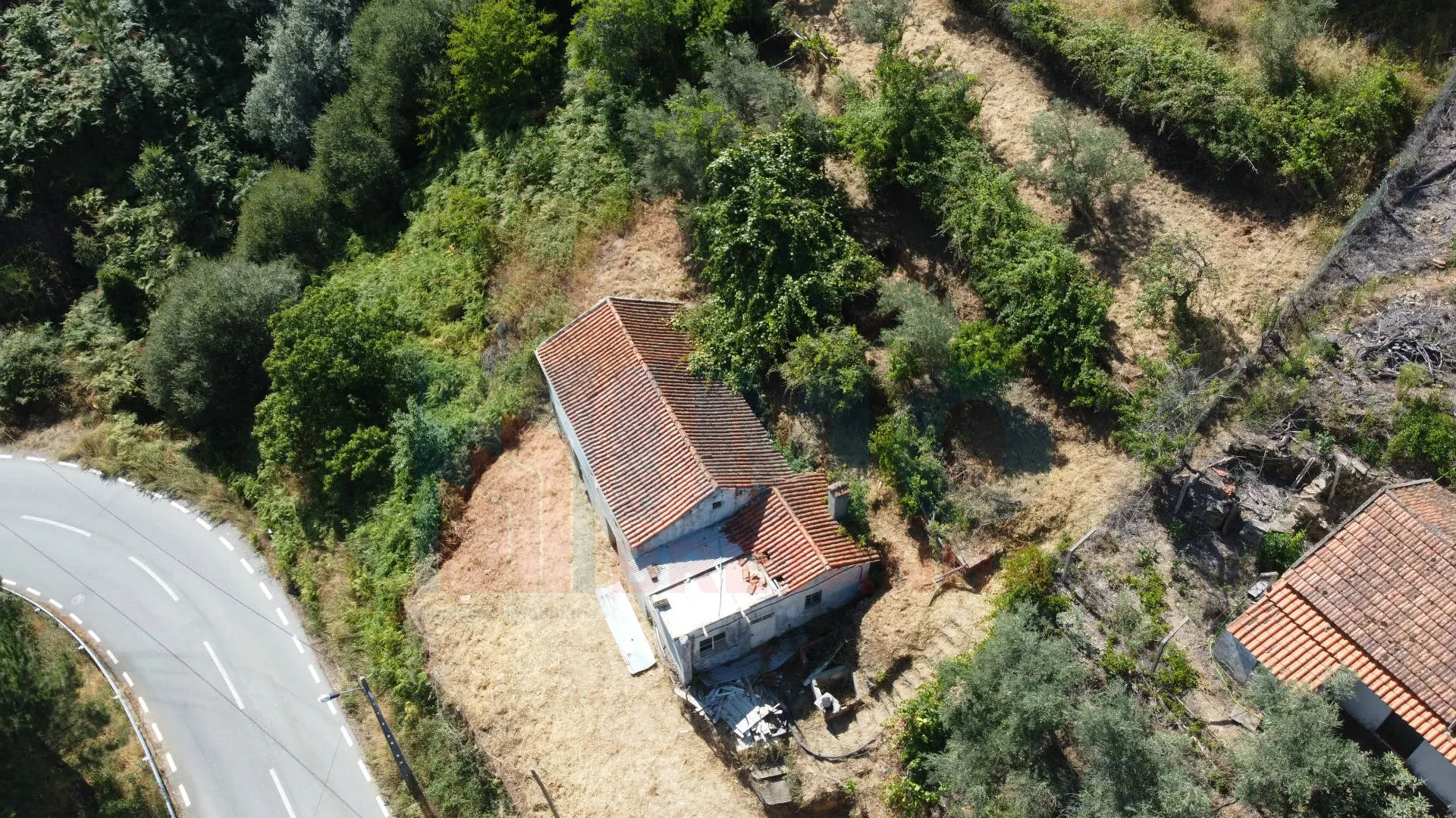 Moradia T3 - Teixoso, Covilh, Castelo Branco - Miniatura: 3/9