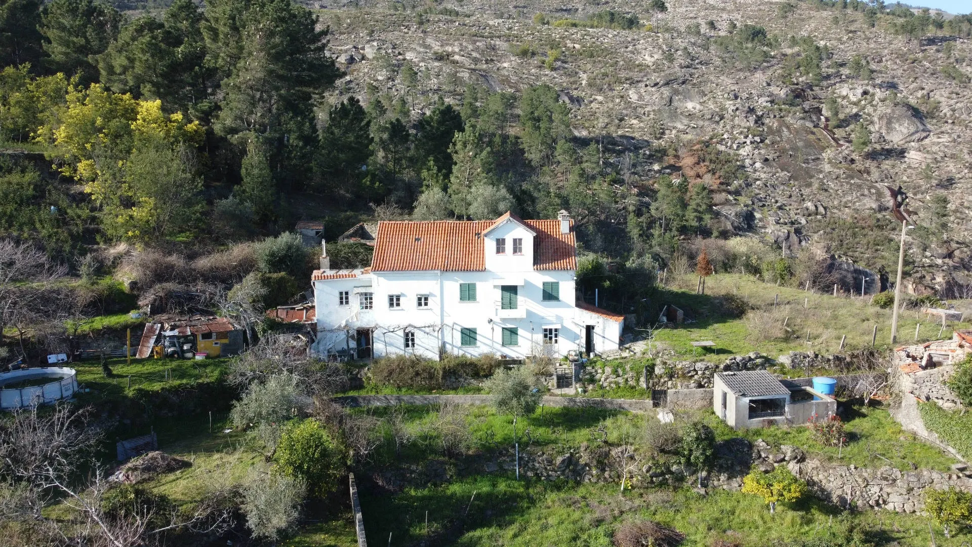 Moradia T6 - Cantar-Galo e Vila do Carvalho, Covilh�, Castelo Branco - Imagem grande