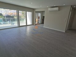Apartamento T2 - St António dos Cavaleiros, Loures, Lisboa