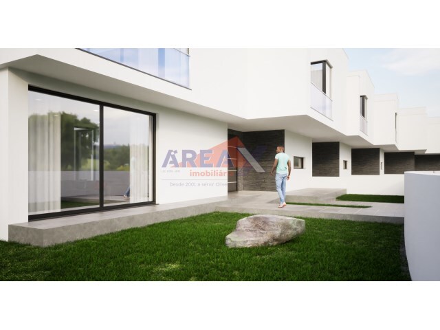Moradia T3 - Oliveira de Azemeis, Oliveira de Azem�is, Aveiro - Imagem grande