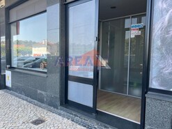 Loja - So Roque, Oliveira de Azemis, Aveiro
