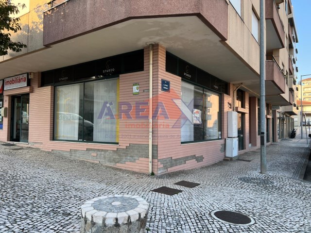 Loja - Oliveira de Azemeis, Oliveira de Azeméis, Aveiro - Imagem grande
