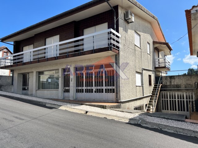 Moradia T3 - Oliveira de Azemeis, Oliveira de Azeméis, Aveiro - Imagem grande