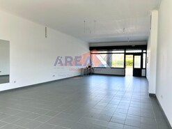 Loja - Nogueira do Cravo, Oliveira de Azem�is, Aveiro