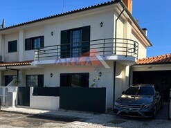 Moradia T3 - Vila de Cucuj�es, Oliveira de Azem�is, Aveiro