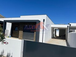 Moradia T3 - Oliveira de Azemeis, Oliveira de Azem�is, Aveiro
