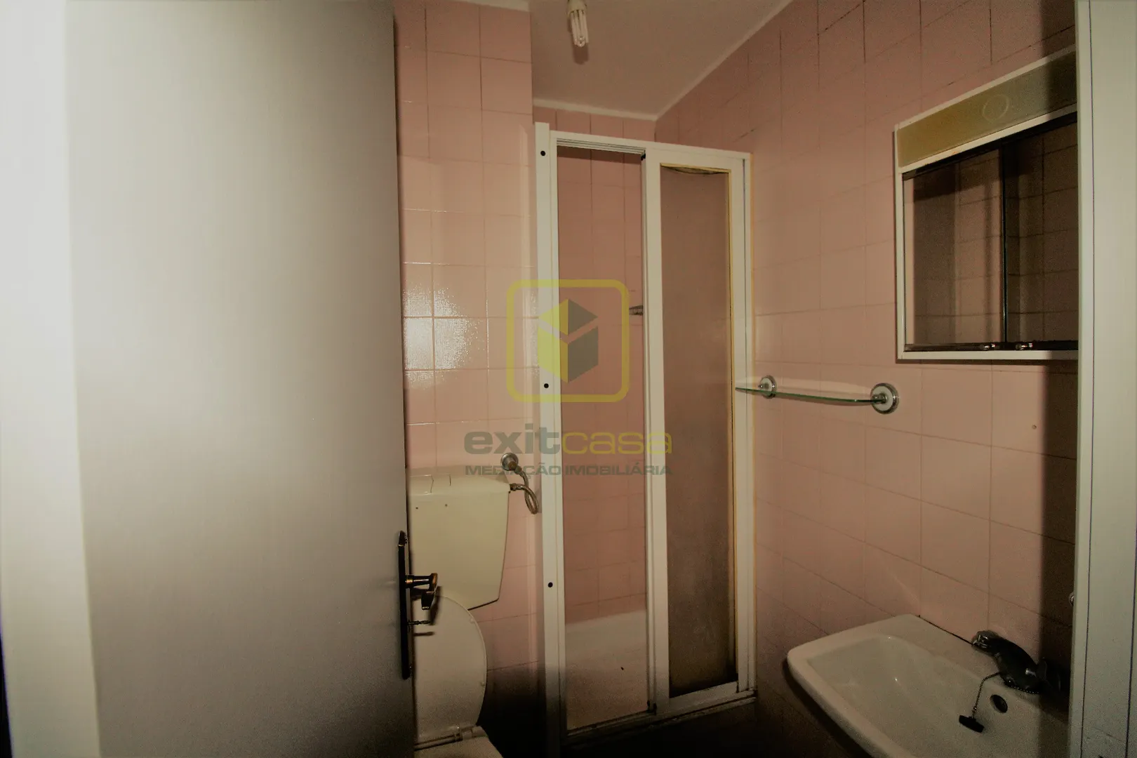 Quarto T0 - Glria, Aveiro, Aveiro - Miniatura: 8/9