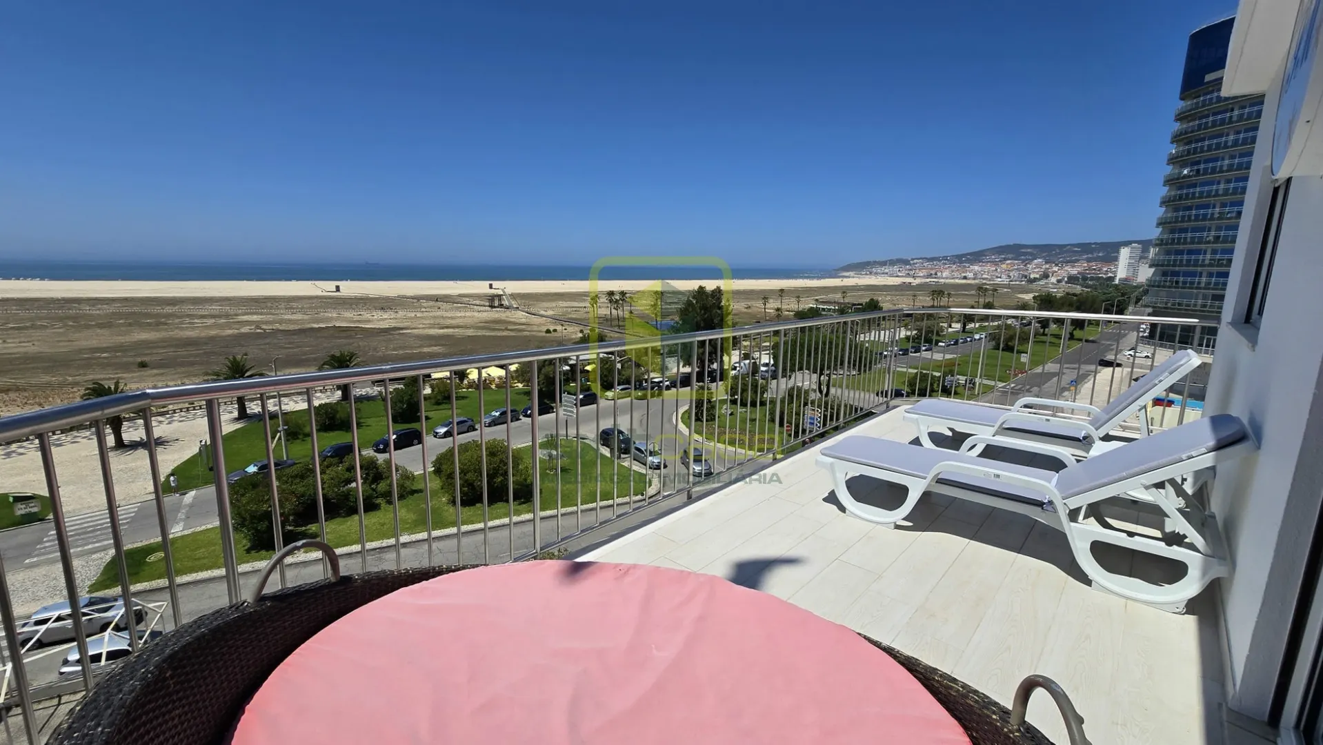 Pr�dio - Buarcos, Figueira da Foz, Coimbra - Imagem grande