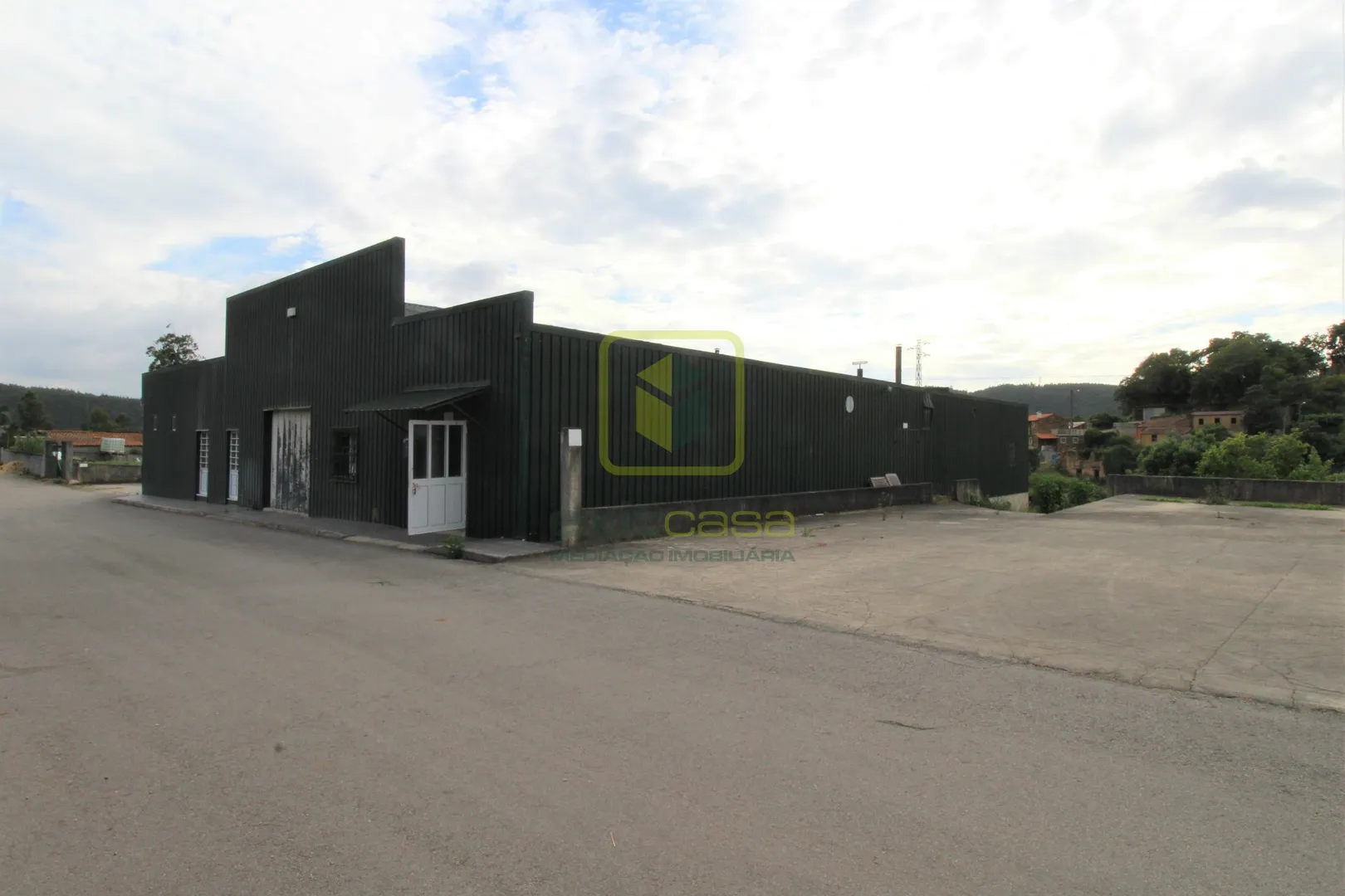 Armaz�m T0 - Pr�stimo, �gueda, Aveiro