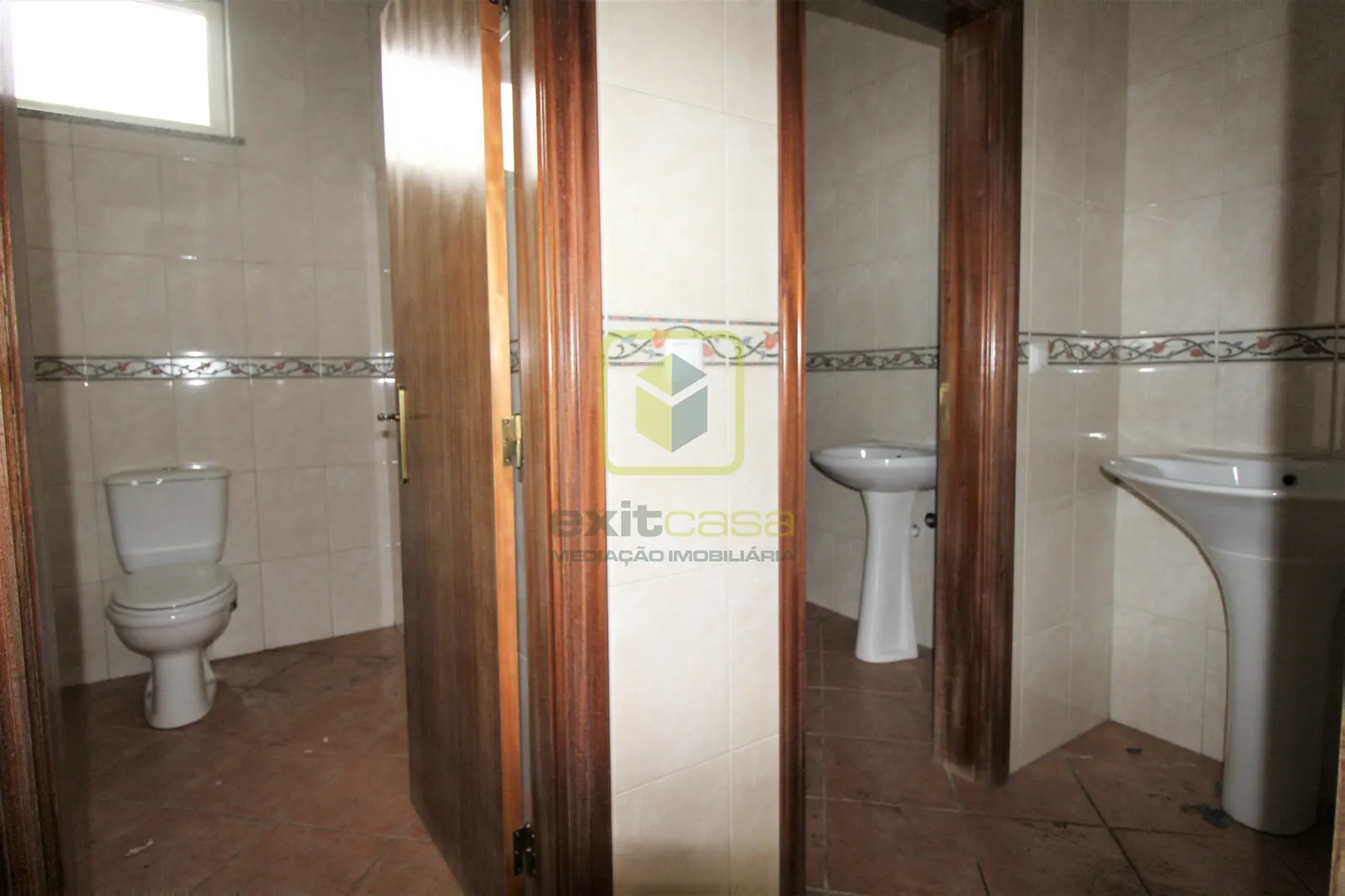 Armaz�m T0 - Pr�stimo, �gueda, Aveiro - Miniatura: 4/9