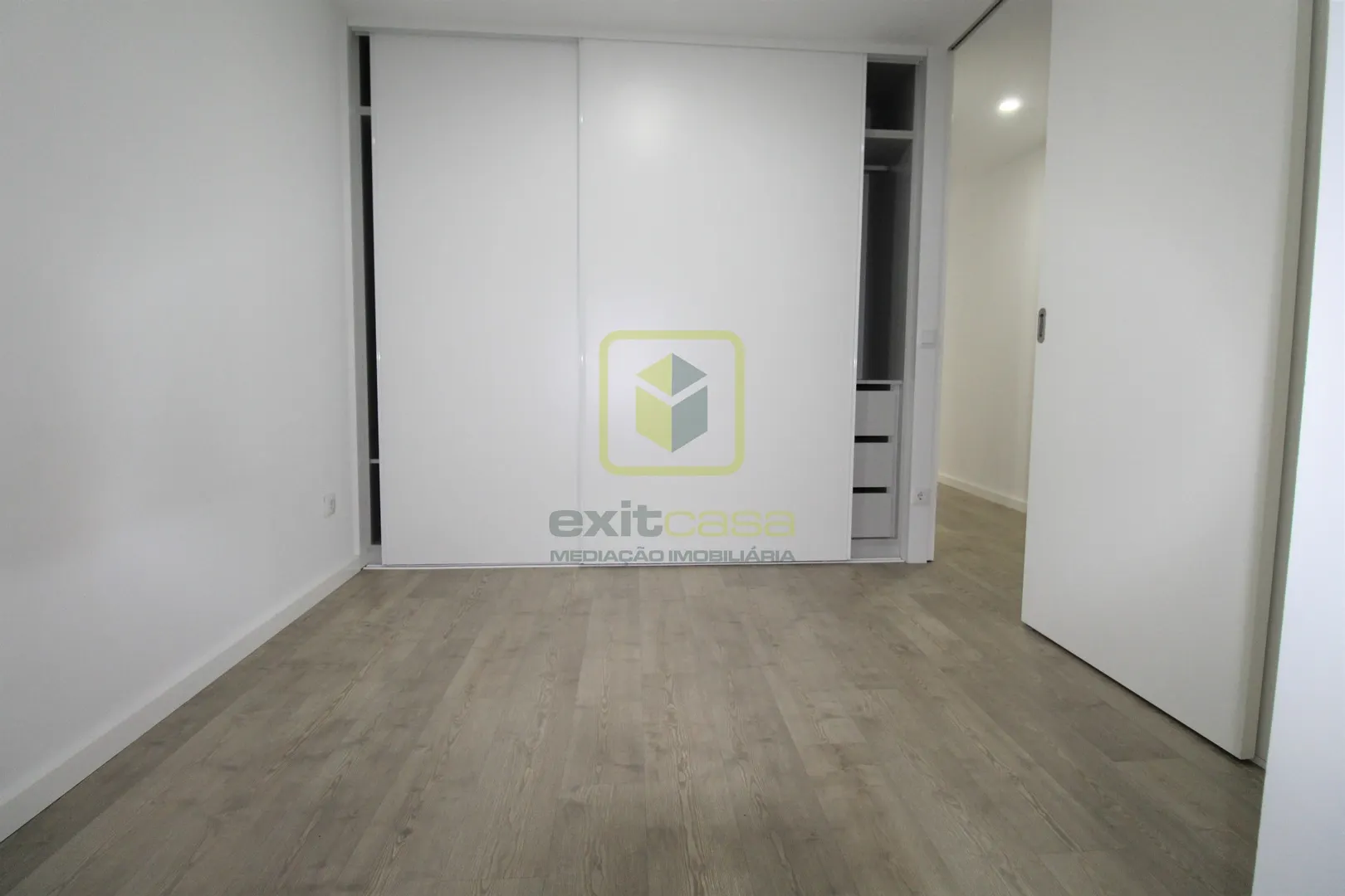 Apartamento T1 - Gl�ria, Aveiro, Aveiro - Miniatura: 8/9