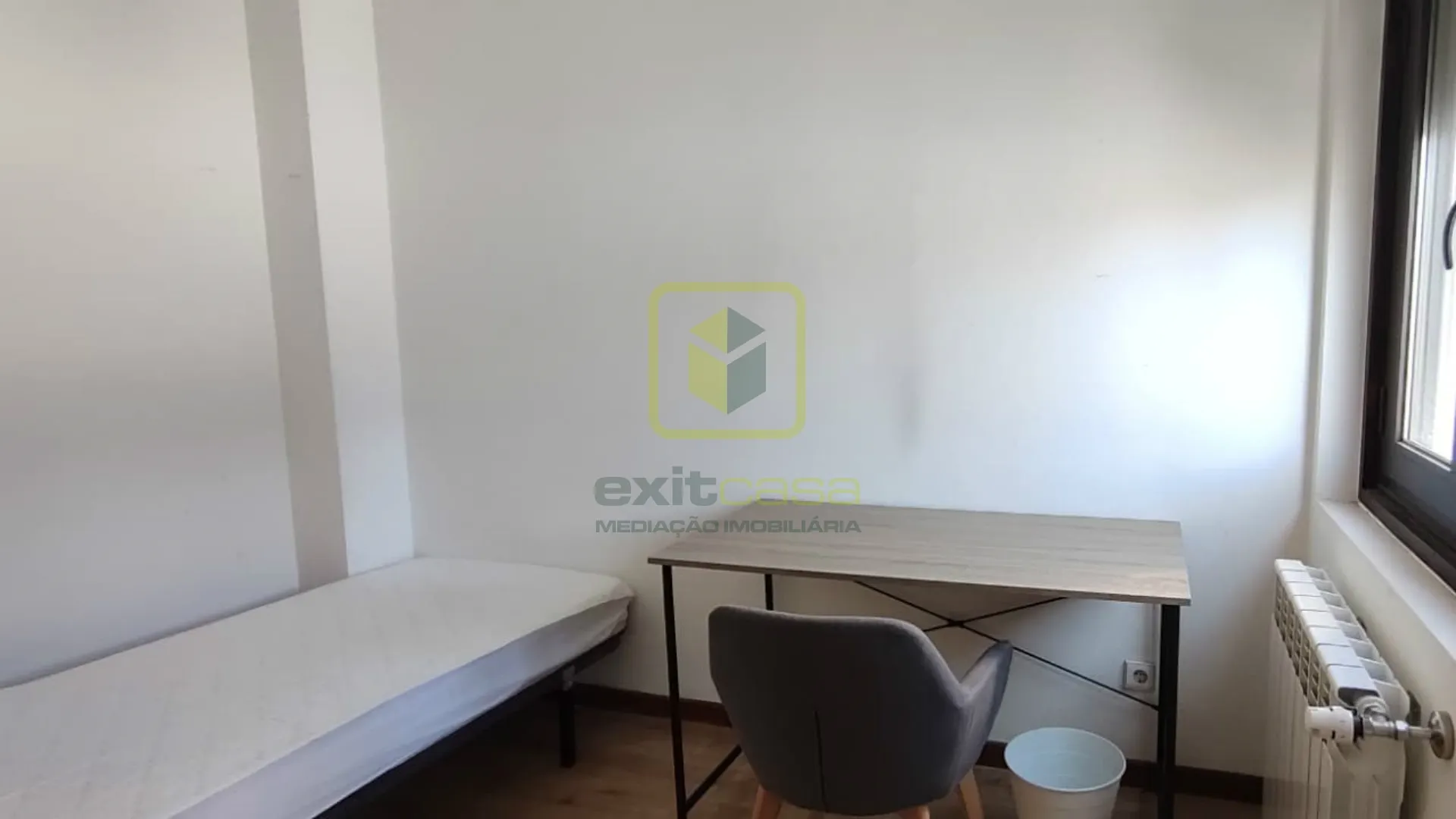Quarto T5 - Gl�ria, Aveiro, Aveiro - Miniatura: 1/8