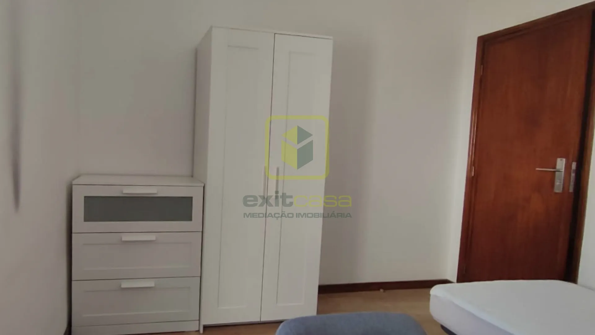 Quarto T5 - Gl�ria, Aveiro, Aveiro - Miniatura: 2/8