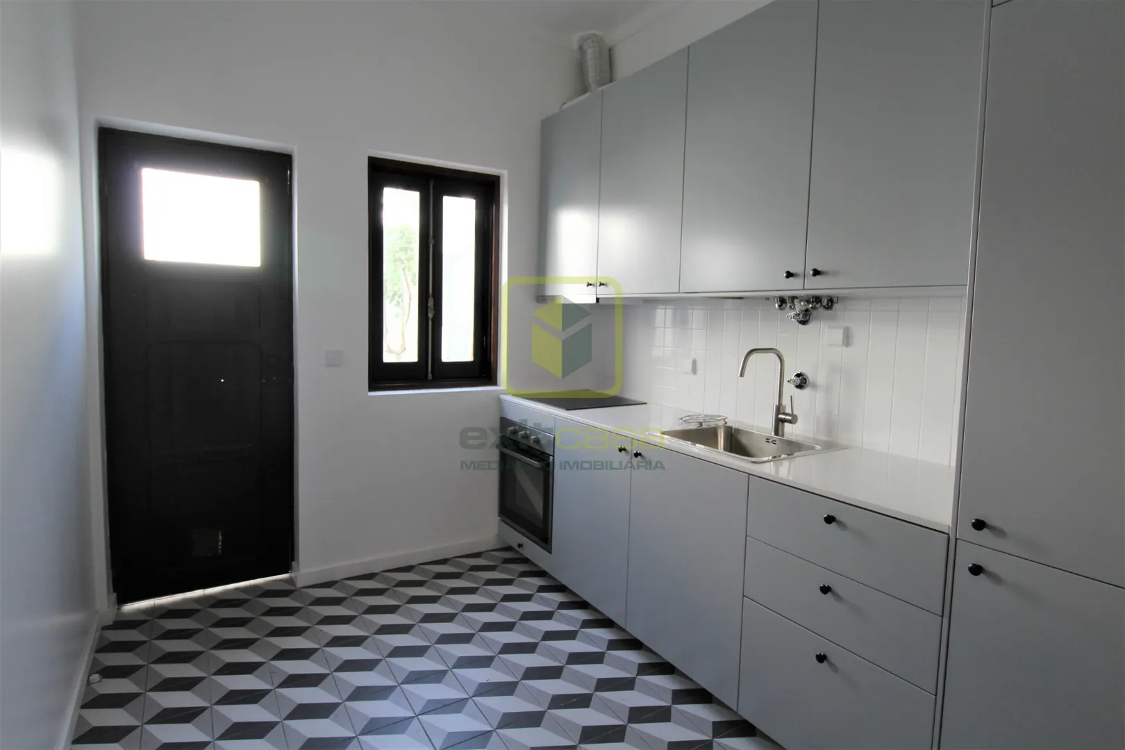 Quarto T5 - Gl�ria, Aveiro, Aveiro - Miniatura: 6/8