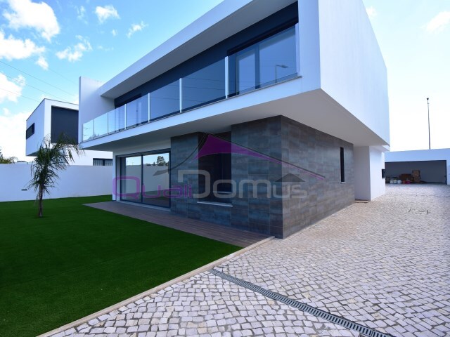 Moradia T5 - Nossa Senhora de Ftima, Entroncamento, Santarm - Imagem grande