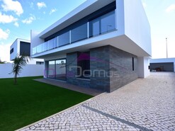 Moradia T5 - Nossa Senhora de Ftima, Entroncamento, Santarm