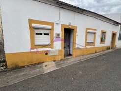 Moradia T4 - Olaia, Torres Novas, Santarm