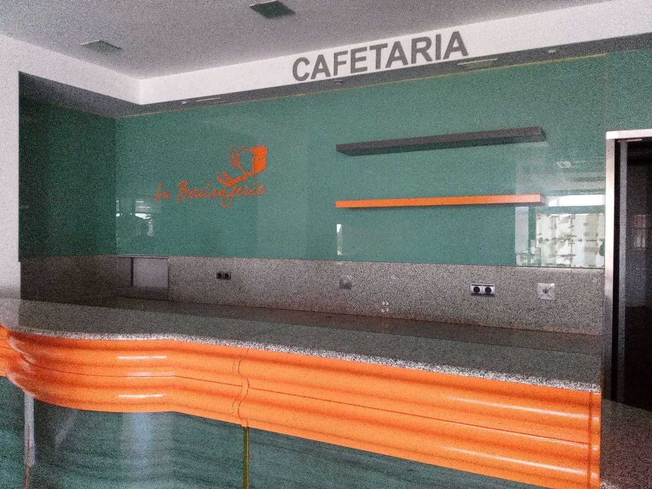 Bar/Restaurante - Vila de Cucujães, Oliveira de Azeméis, Aveiro - Imagem grande