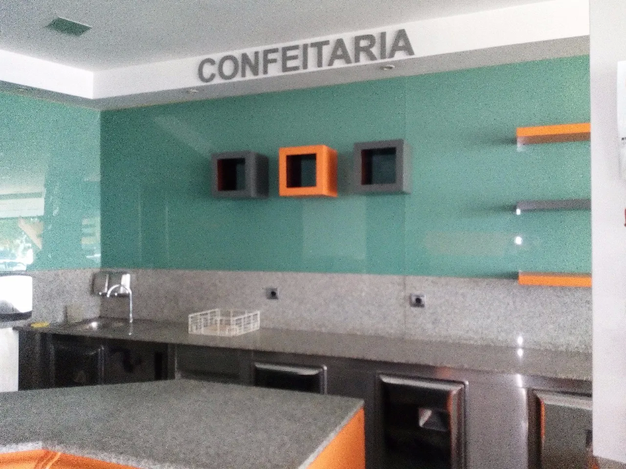 Bar/Restaurante - Vila de Cucujes, Oliveira de Azemis, Aveiro - Miniatura: 1/3
