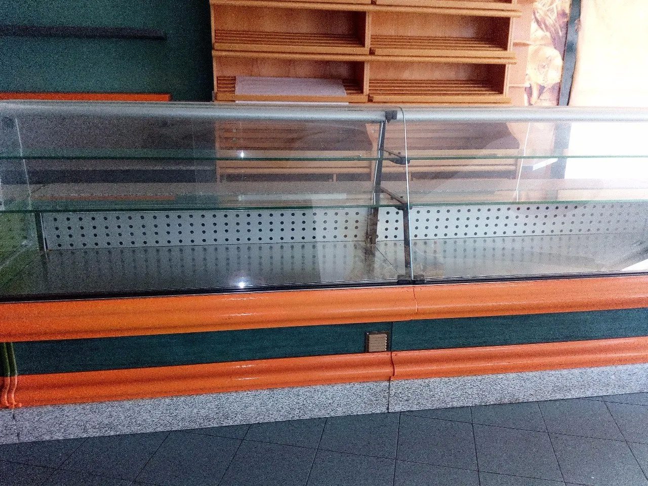 Bar/Restaurante - Vila de Cucujes, Oliveira de Azemis, Aveiro - Miniatura: 2/3