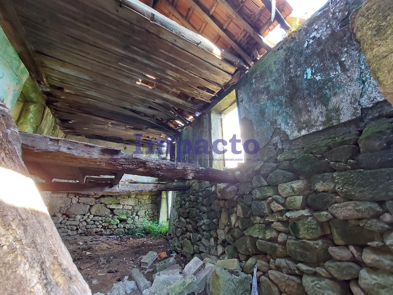 Moradia T1 - Cepelos, Vale de Cambra, Aveiro - Miniatura: 2/2
