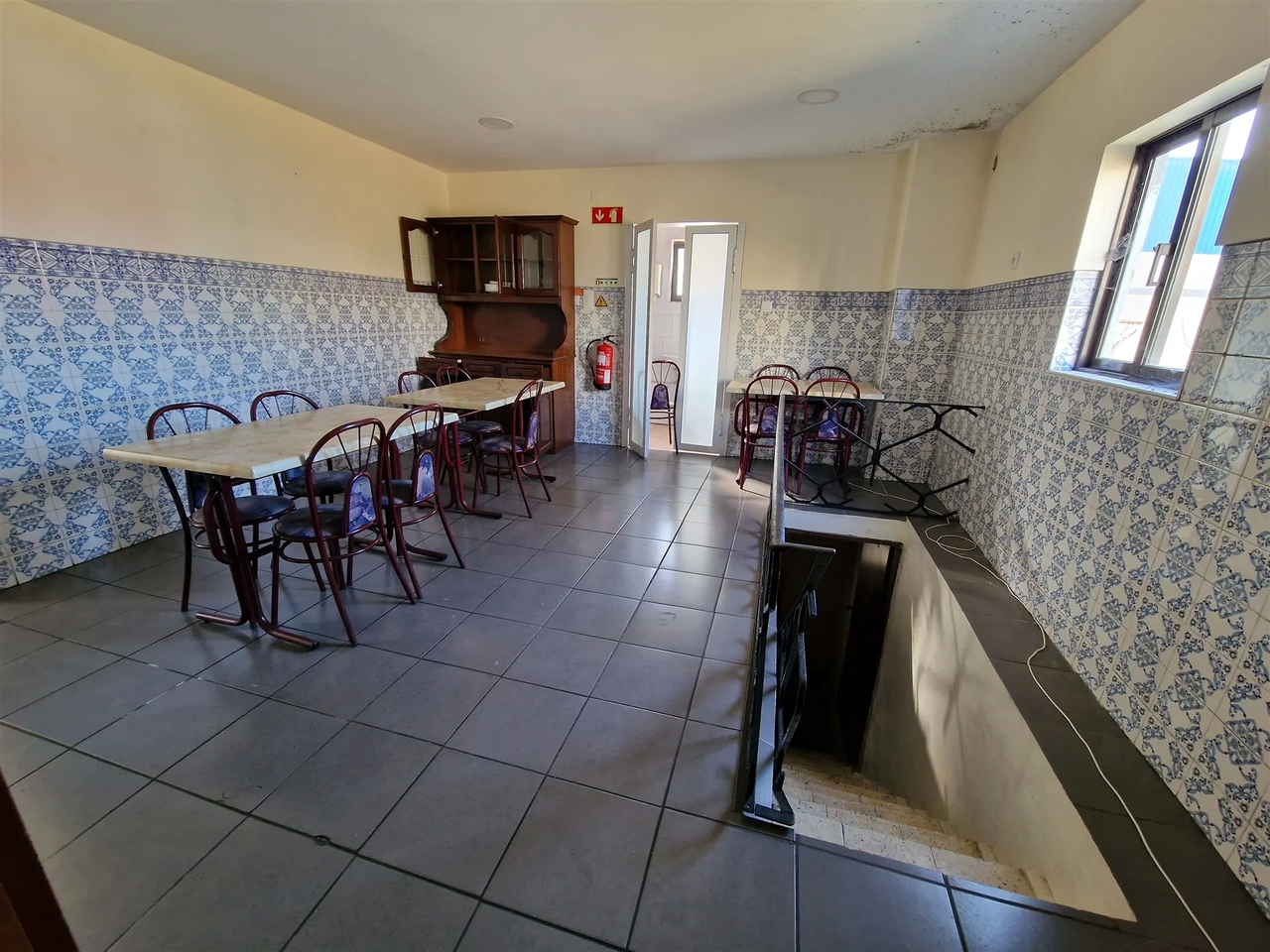 Loja - Carregosa, Oliveira de Azem�is, Aveiro