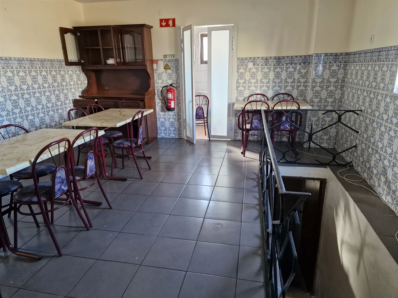 Loja - Carregosa, Oliveira de Azem�is, Aveiro - Miniatura: 1/9