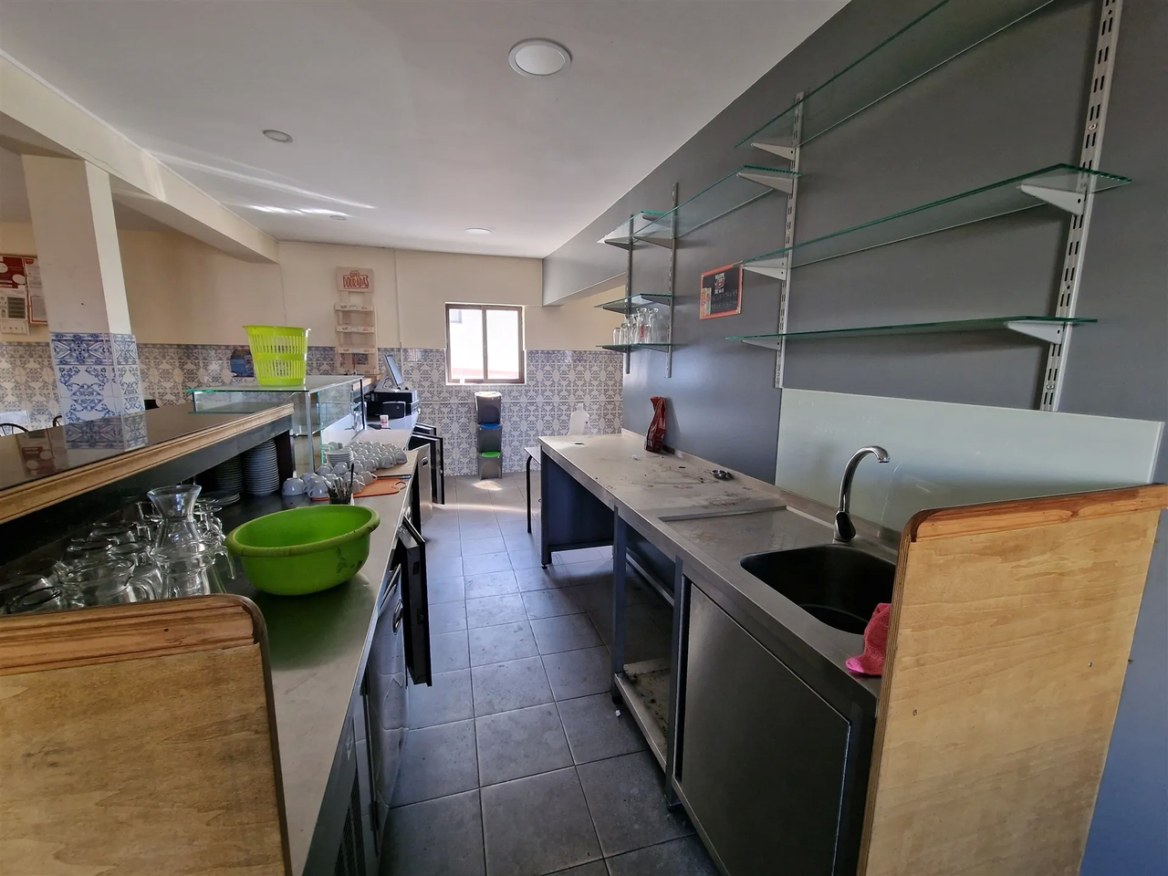 Loja - Carregosa, Oliveira de Azem�is, Aveiro - Miniatura: 3/9