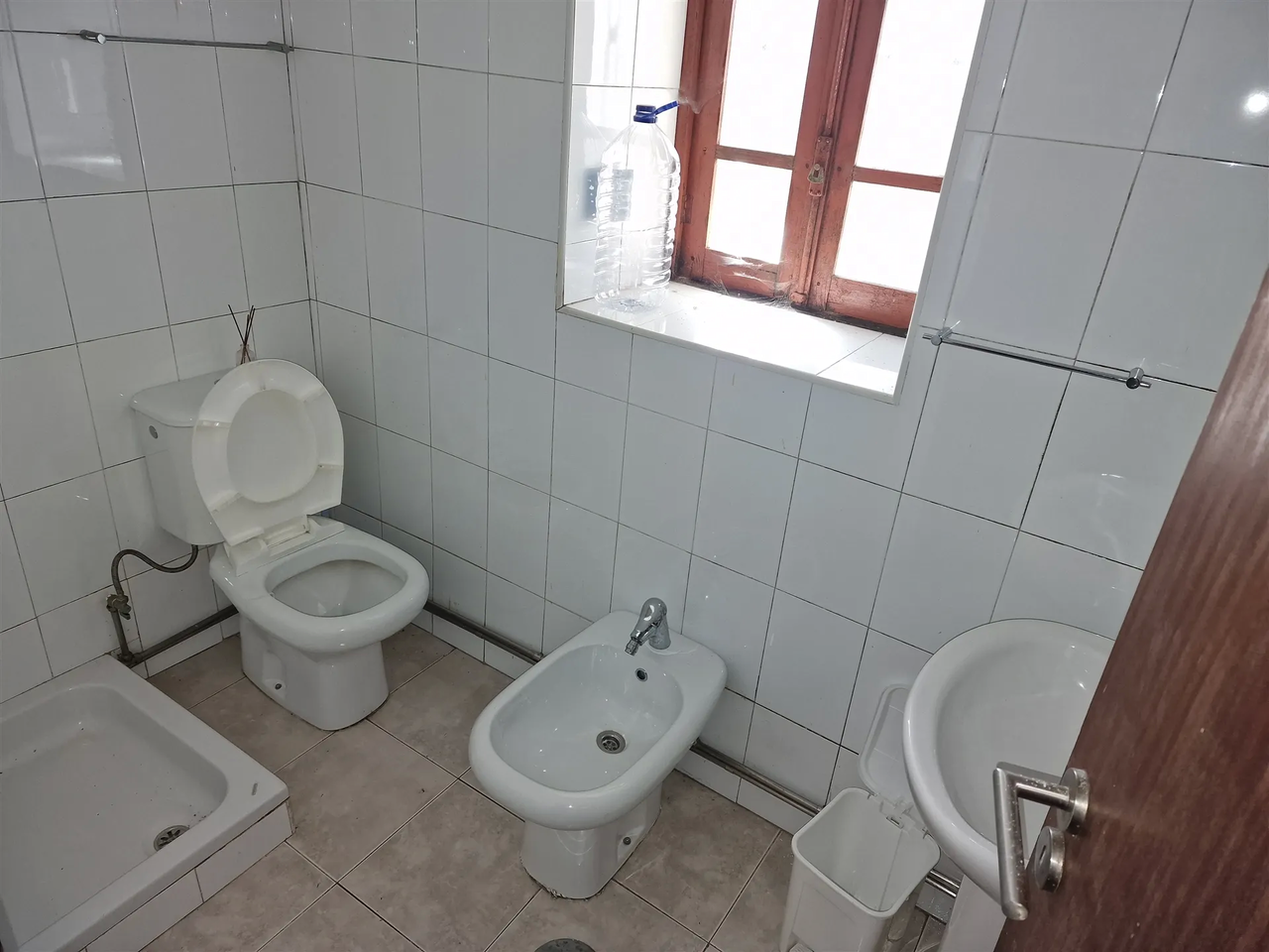 Loja - Carregosa, Oliveira de Azem�is, Aveiro - Miniatura: 8/9