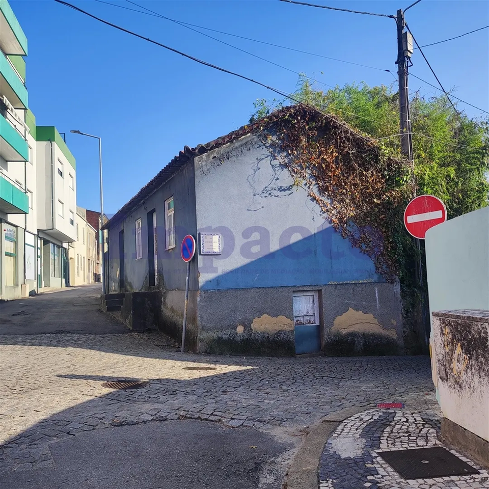 Moradia T5 - S�o Jo�o da Madeira, S�o Jo�o da Madeira, Aveiro - Miniatura: 1/3