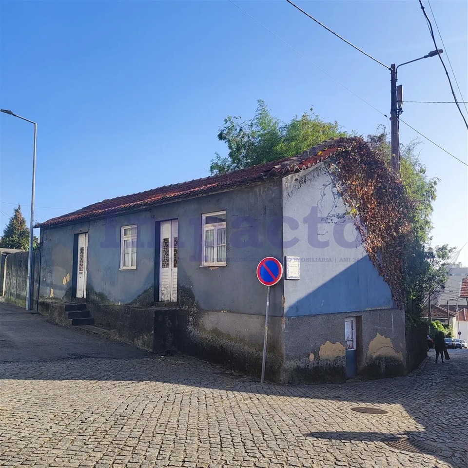 Moradia T5 - S�o Jo�o da Madeira, S�o Jo�o da Madeira, Aveiro - Miniatura: 2/3