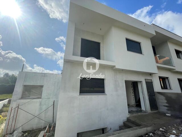 Moradia T4 - Antas, Vila Nova de Famalic�o, Braga - Imagem grande