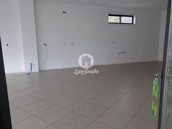Loja - Del�es, Vila Nova de Famalic�o, Braga