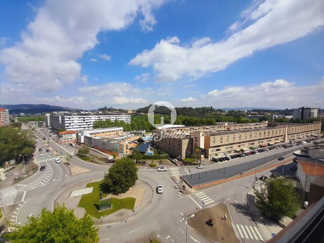 Apartamento T3 - Vila Nova de Famalic�o, Vila Nova de Famalic�o, Braga - Imagem grande