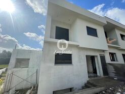 Moradia T4 - Antas, Vila Nova de Famalic�o, Braga