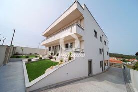 Moradia T5 - Vila Nova de Famalic�o, Vila Nova de Famalic�o, Braga