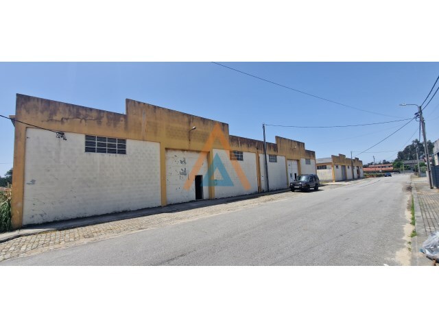 Armazém - Mosteiró, Santa Maria da Feira, Aveiro - Imagem grande