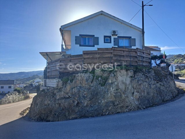 Moradia T4 - Horta da Vilari�a, Torre de Moncorvo, Bragan�a - Imagem grande