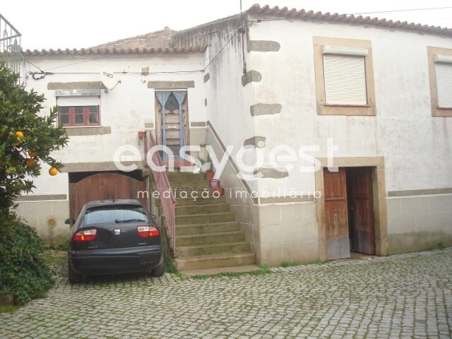 Moradia T5 - Almendra, Vila Nova de Foz C�a, Guarda - Imagem grande