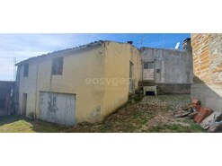 Moradia T2 - A�oreira, Torre de Moncorvo, Bragan�a