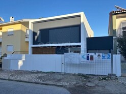 Moradia > T6 - Loures, Loures, Lisboa