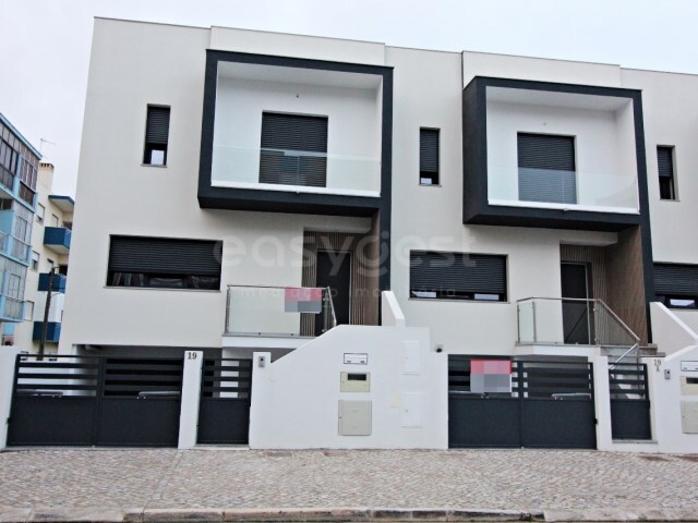 Moradia T4 - Amora, Seixal, Set�bal - Imagem grande